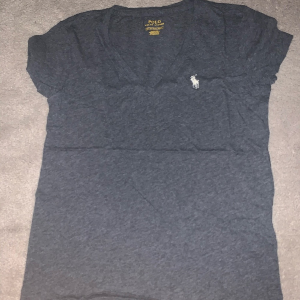 V-neck tshirt